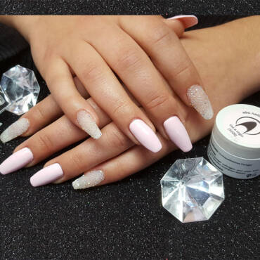 Nageldesign mit Swarovski